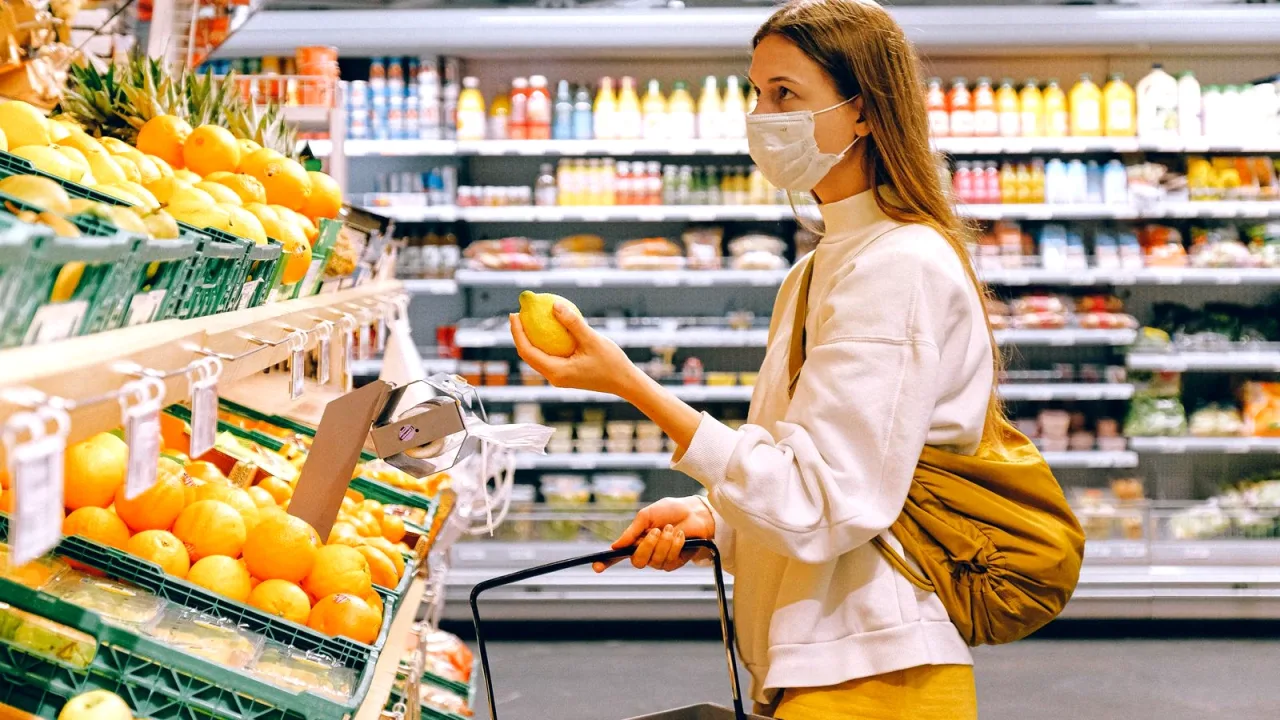 Market rafında kişisel bakım ürünleri